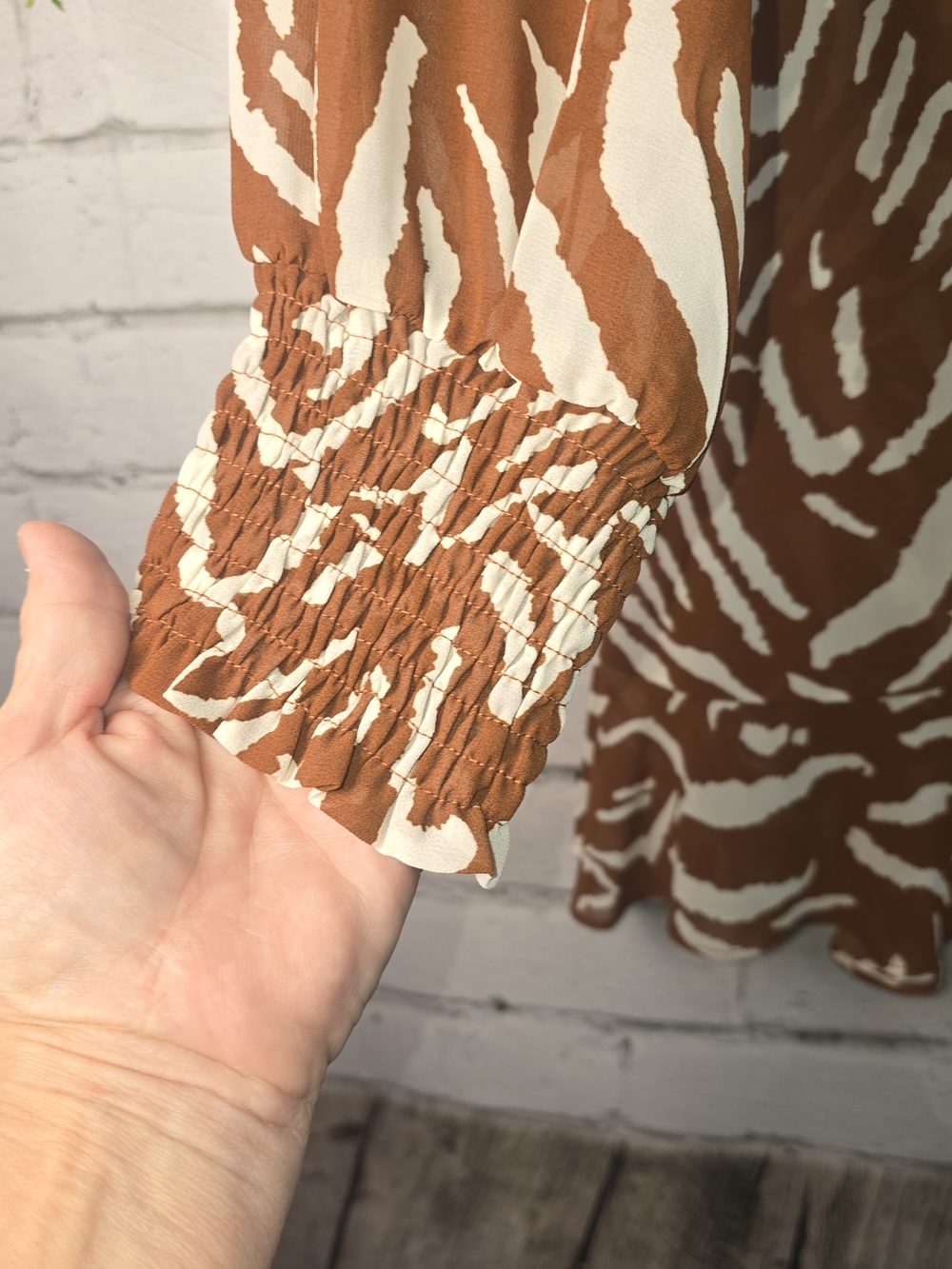 C'ISA ZEBRA FAUX WRAP MINI DRESS RUFFLES LONG SLEEVE V NECK SMOCKED CUFF M NWT - Picture 7 of 11